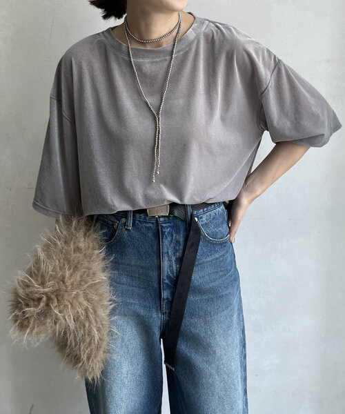 DouDou(ドゥドゥ)の「シアーベロアワイドTEE(Tシャツ/カットソー・レディース・ブラック/アイボリー/グレイッシュベージュ・FREE)」の3枚目の写真