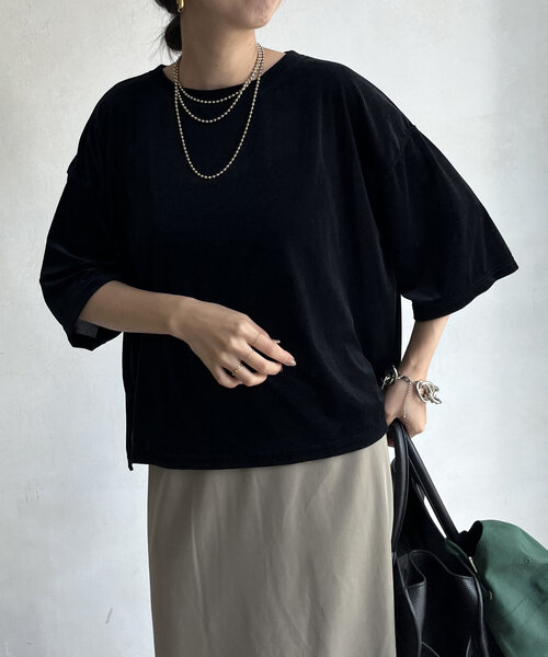 DouDou(ドゥドゥ)の「シアーベロアワイドTEE(Tシャツ/カットソー・レディース・ブラック/アイボリー/グレイッシュベージュ・FREE)」の2枚目の写真
