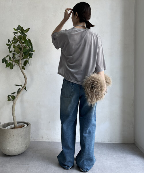 DouDou(ドゥドゥ)の「シアーベロアワイドTEE(Tシャツ/カットソー・レディース・ブラック/アイボリー/グレイッシュベージュ・FREE)」の16枚目の写真