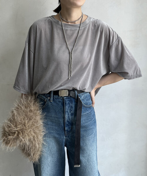 DouDou(ドゥドゥ)の「シアーベロアワイドTEE(Tシャツ/カットソー・レディース・ブラック/アイボリー/グレイッシュベージュ・FREE)」の17枚目の写真