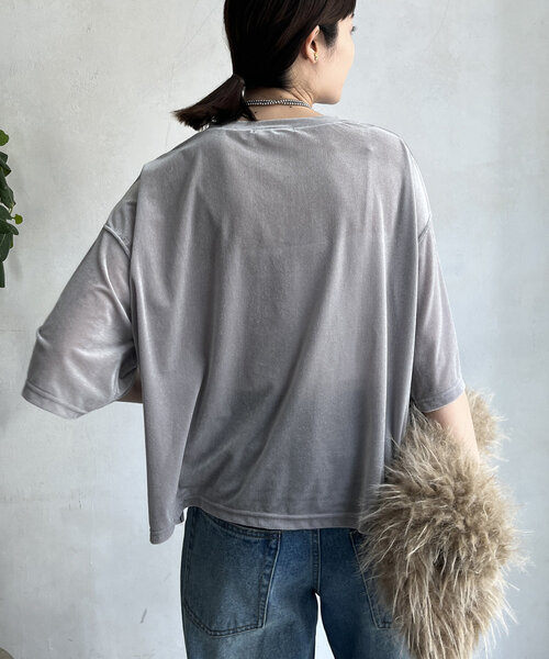 DouDou(ドゥドゥ)の「シアーベロアワイドTEE(Tシャツ/カットソー・レディース・ブラック/アイボリー/グレイッシュベージュ・FREE)」の20枚目の写真