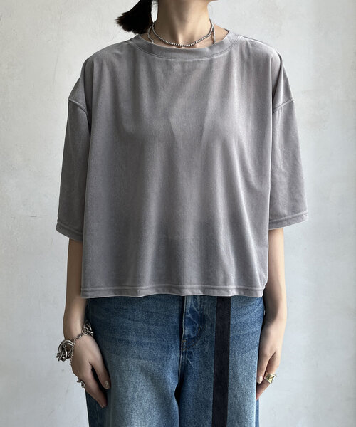 DouDou(ドゥドゥ)の「シアーベロアワイドTEE(Tシャツ/カットソー・レディース・ブラック/アイボリー/グレイッシュベージュ・FREE)」の10枚目の写真