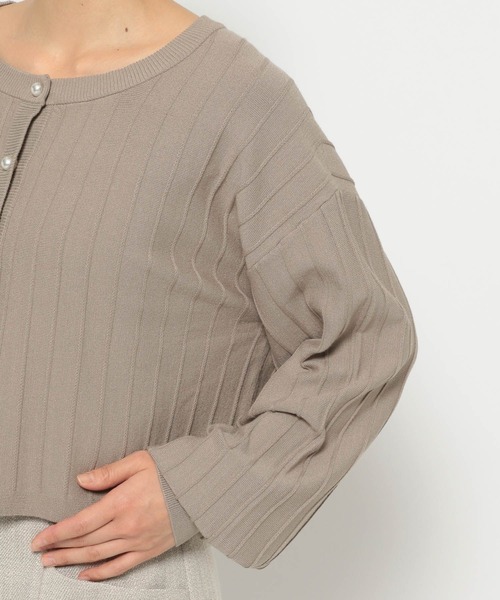 mysty woman（ミスティウーマン）の「パールボタンストライプカーディガン 149812（カーディガン/ボレロ・レディース・ブラック/グレイッシュベージュ/シルバーグレー/グリーン・FREE）」の18枚目の写真