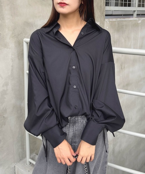 INGNI（イング）の「バックドロストシャツ（シャツ/ブラウス・レディース・ブルー/オフホワイト/ブラック・M）」の2枚目の写真