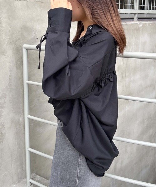 INGNI（イング）の「バックドロストシャツ（シャツ/ブラウス・レディース・ブルー/オフホワイト/ブラック・M）」の14枚目の写真