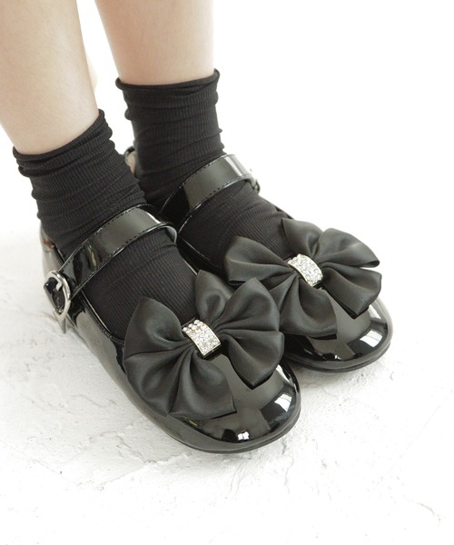 SOROTTO（ソロット）の「軽量 ビッグリボンのビジュー付きパンプス/フォーマルシューズ（ドレスシューズ・キッズ・ホワイト/ブラック・22.0cm/21.0cm/20.0cm/19.0cm）」の3枚目の写真