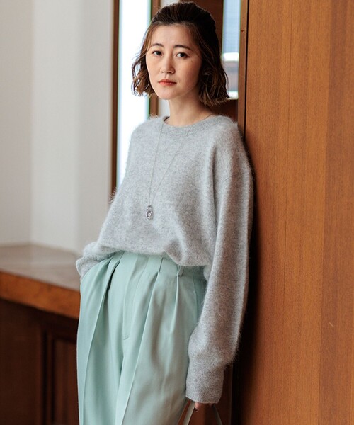 23区 S(ニジュウサンクチイサイサイズ)の「ウールカシミヤシャギー ニット(ニット/セーター・レディース・ライトグレー系/オレンジ系/ターコイズブルー系・32)」の2枚目の写真