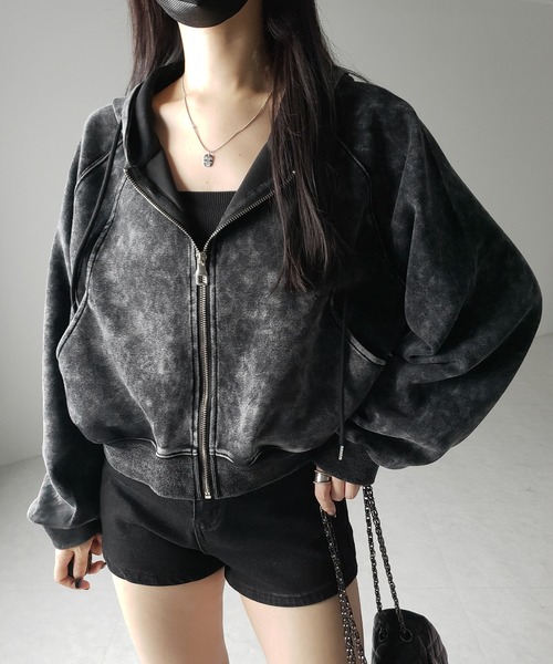 me+em select(ミームセレクト)の「【 2color 】ピグメントヴィンテージショートジップパーカー / pigment vintage short zip hoodie(パーカー・レディース・ブラック/ダークブラック・FREE)」の7枚目の写真