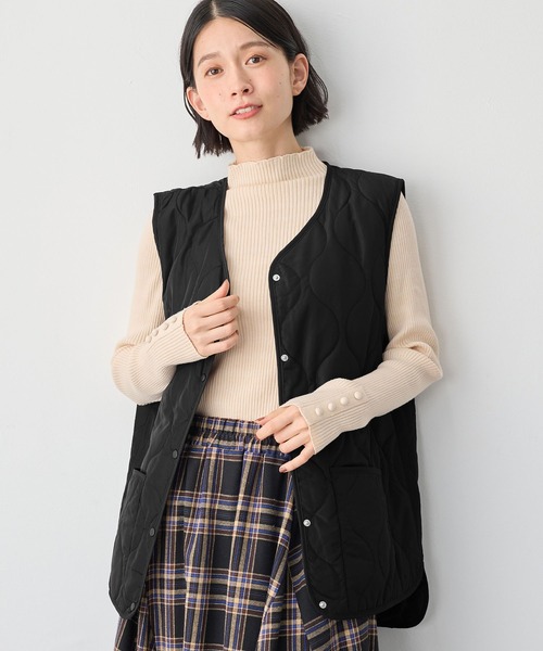 Viola e Viola(ヴィオラエヴィオラ)の「軽い!中わたキルティングエアーベスト(ベスト・レディース・カーキ/ブラック/ベージュ・3L/LL/L/M)」の21枚目の写真