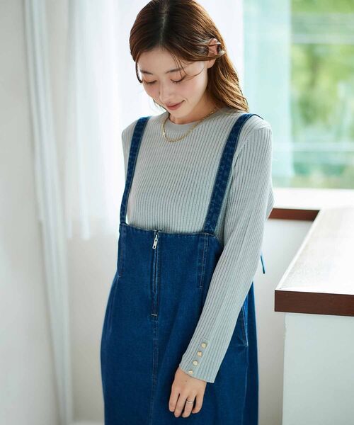 le.coeur blanc（ルクールブラン）の「デニムサロペットスカート（デニムスカート・レディース・ネイビー/ブルー・38）」の4枚目の写真