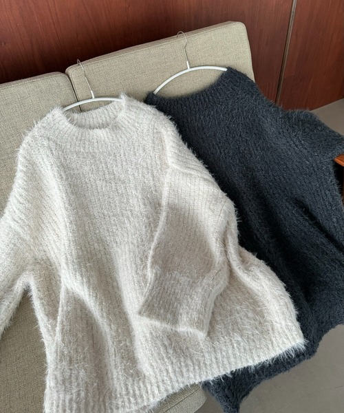 Amiur(エミレ)の「2way off shoulder volume knit【Amiur × minami】/ 2wayオフショルダーボリュームニット(Tシャツ/カットソー・レディース・チャコール/アイボリー・FREE)」の7枚目の写真