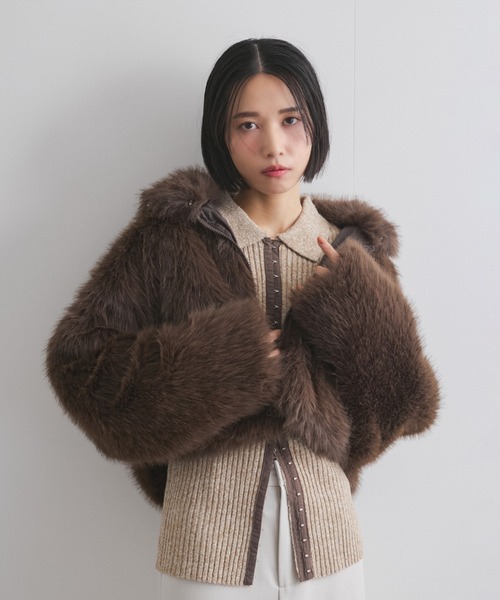 VICKY(ビッキー)の「フェイクファーショートジャケット(ダウンジャケット/コート・レディース・ベージュ/ブラウン・M)」の6枚目の写真