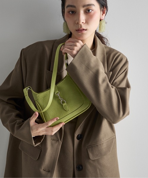 THE YOn（ザヨン）の「ハンギングクリップアクセントショルダーバッグ（ショルダーバッグ・レディース・イエロー/ピンク/グリーン/ブラック・FREE）」の17枚目の写真