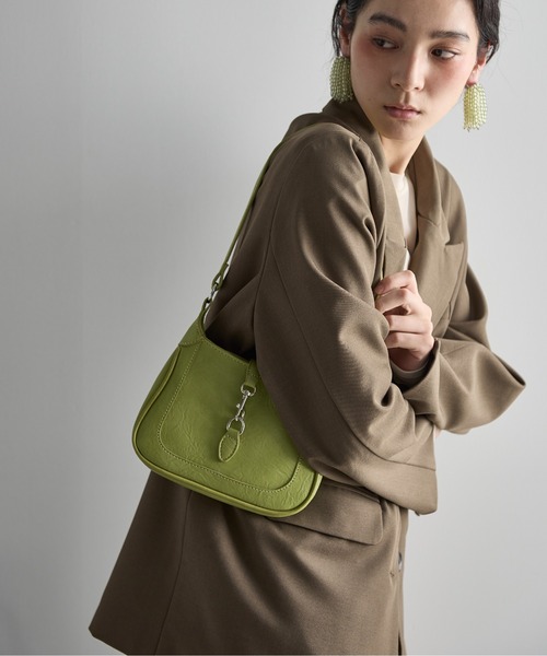 THE YOn（ザヨン）の「ハンギングクリップアクセントショルダーバッグ（ショルダーバッグ・レディース・イエロー/ピンク/グリーン/ブラック・FREE）」の16枚目の写真