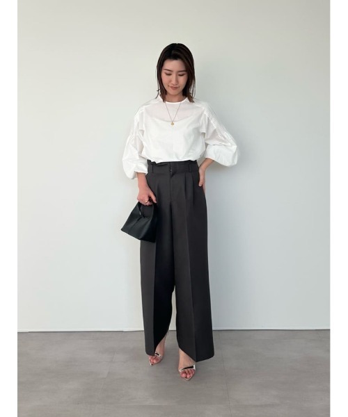UR'S(ユアーズ)の「ウエストタックセンタープレスワイドパンツ(その他パンツ・レディース・チャコール/ライトベージュ/ホワイト・L/M/S)」の7枚目の写真