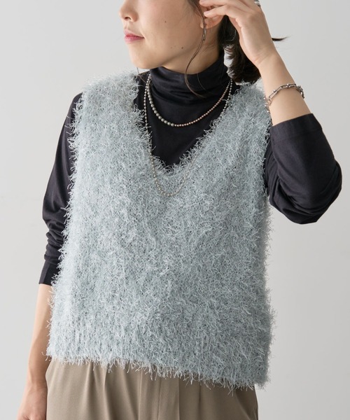 Green　Parks（グリーンパークス）の「Vネックフサフサベスト（ベスト・レディース・ライトグレー/サックスブルー/ホワイト系その他2・FREE）」の3枚目の写真