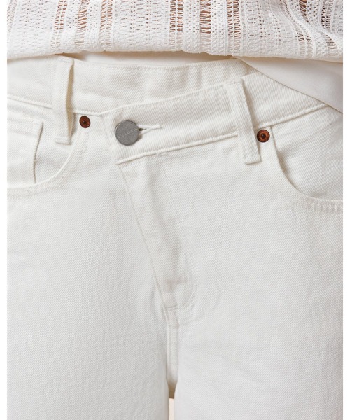 ALLSAINTS(オールセインツ)の「AKI CROSSOVER STRAIGHT LEG DENIM JEANS | AKI クロスオーバー ストレート レッグ デニム ジーンズ(デニムパンツ・レディース・ホワイト・25/27/26/24/28)」の15枚目の写真