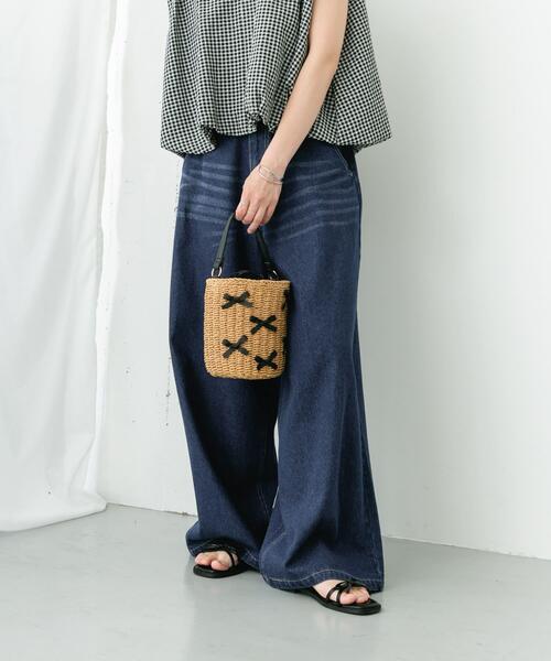 ITEMS URBANRESEARCH（アイテムズ アーバンリサーチ）の「ワイドデニム（デニムパンツ・レディース・ブルー系その他/インディゴブルー/ブラック系その他/ブラック・MEDIUM/SMALL）」の4枚目の写真