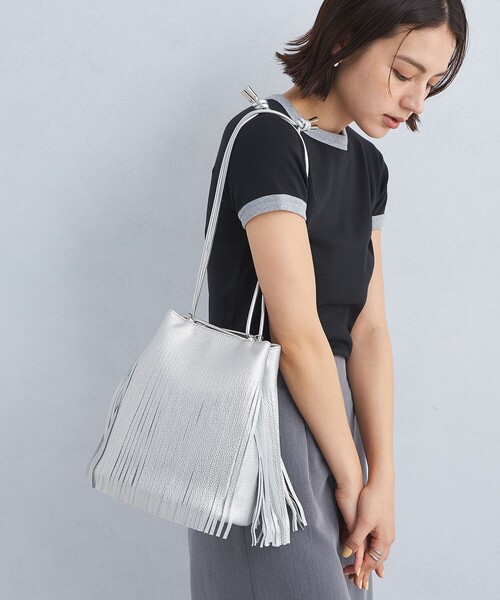 green label relaxing(グリーンレーベルリラクシング)の「フリンジ ドロスト 巾着バッグ(ショルダーバッグ・レディース・シルバー/イエロー/ブラック・FREE)」の1枚目の写真