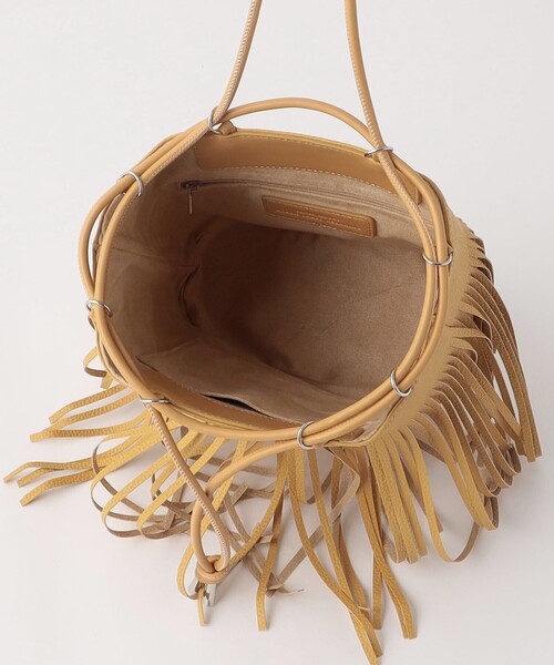 green label relaxing(グリーンレーベルリラクシング)の「フリンジ ドロスト 巾着バッグ(ショルダーバッグ・レディース・シルバー/イエロー/ブラック・FREE)」の19枚目の写真