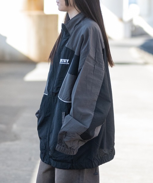 JOHN'S CLOSET（ジョンズクローゼット）の「【13】ボディ切替 ナイロンフルジップブルゾン（ナイロンジャケット・メンズ・ワイン/オフホワイト/ブラック・LARGE/MEDIUM）」の15枚目の写真