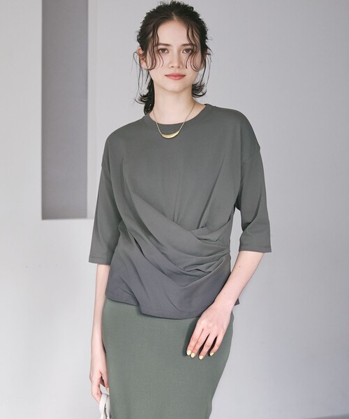 23区 L（ニジュウサンクオオキイサイズ）の「【SLOW/一部店舗限定】MVSコットン カシュクール 5分丈 Tシャツ（Tシャツ/カットソー・レディース・グレー系/ホワイト系/サックスブルー系・46/44/48）」の2枚目の写真