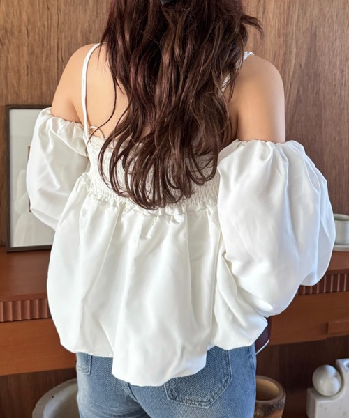 efill（エフィル）の「スリーブ バルーン オフショルダー ブラウス（シャツ/ブラウス・レディース・ホワイト・FREE）」の3枚目の写真