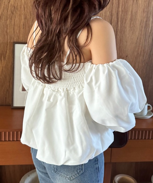 efill（エフィル）の「スリーブ バルーン オフショルダー ブラウス（シャツ/ブラウス・レディース・ホワイト・FREE）」の4枚目の写真