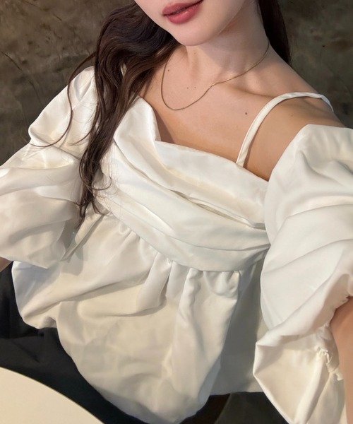 efill（エフィル）の「スリーブ バルーン オフショルダー ブラウス（シャツ/ブラウス・レディース・ホワイト・FREE）」の2枚目の写真