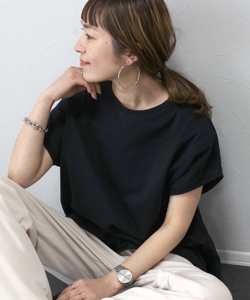 Aletta vita(アレッタビータ)の「綿サイドスリットフレンチプルオーバー(Tシャツ/カットソー・レディース・オフホワイト/ブラック/ブラウン・FREE)」の4枚目の写真