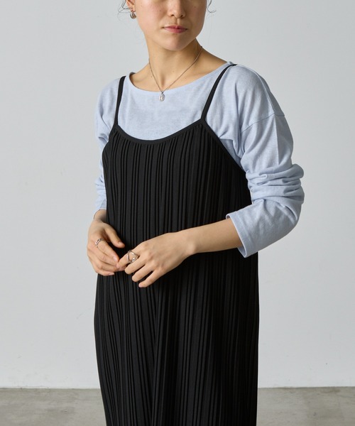 COLONY 2139（コロニートゥーワンスリーナイン）の「プリーツキャミワンピース（ワンピース・レディース・チャコールグレー/ブラック/グレイッシュベージュ・FREE）」の6枚目の写真