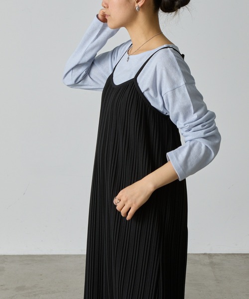 COLONY 2139（コロニートゥーワンスリーナイン）の「プリーツキャミワンピース（ワンピース・レディース・チャコールグレー/ブラック/グレイッシュベージュ・FREE）」の7枚目の写真
