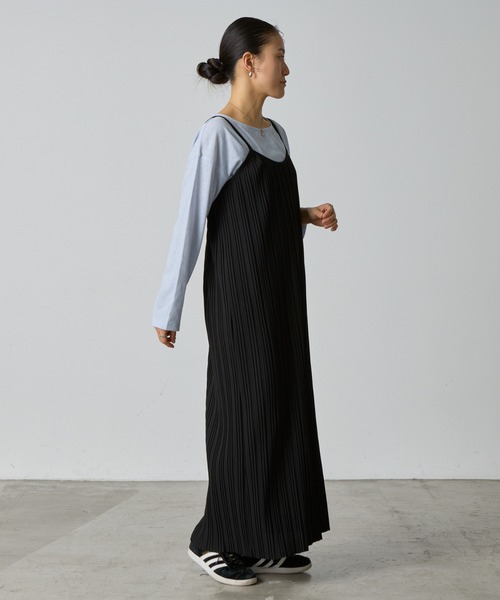 COLONY 2139（コロニートゥーワンスリーナイン）の「プリーツキャミワンピース（ワンピース・レディース・チャコールグレー/ブラック/グレイッシュベージュ・FREE）」の11枚目の写真