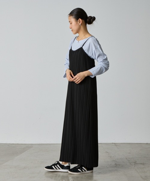 COLONY 2139（コロニートゥーワンスリーナイン）の「プリーツキャミワンピース（ワンピース・レディース・チャコールグレー/ブラック/グレイッシュベージュ・FREE）」の9枚目の写真