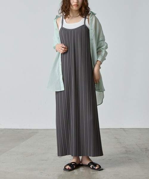 COLONY 2139（コロニートゥーワンスリーナイン）の「プリーツキャミワンピース（ワンピース・レディース・チャコールグレー/ブラック/グレイッシュベージュ・FREE）」の13枚目の写真