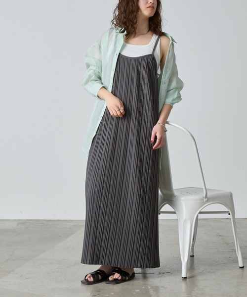 COLONY 2139（コロニートゥーワンスリーナイン）の「プリーツキャミワンピース（ワンピース・レディース・チャコールグレー/ブラック/グレイッシュベージュ・FREE）」の14枚目の写真
