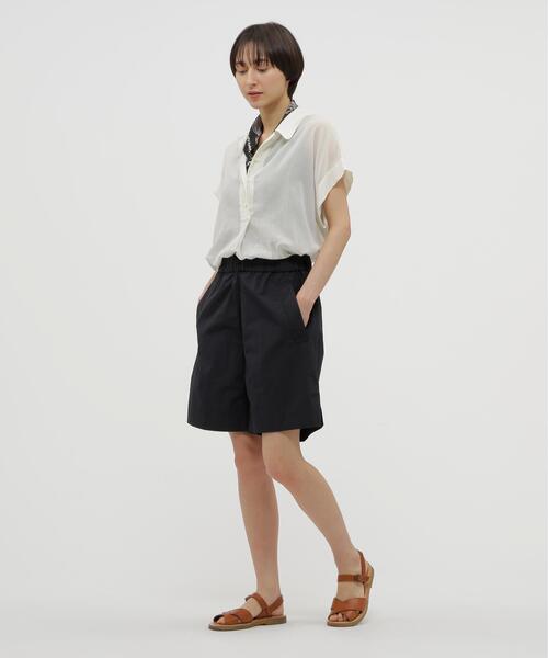 MARGARET HOWELL(マーガレットハウエル)の「GRAPHIC BANDANA SCARF(ストール/ショール・レディース・カーキ/ブラック・FREE)」の4枚目の写真