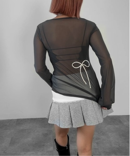 jiasecond.(ジアセカンド)の「【jiasecond.】リボン刺繍シアープルオーバー / トップス カットソー シースルーメッシュ クルーネック 長袖 レイヤード ブラック チャコール アイボリー ZOZOTOWN限定(Tシャツ/カットソー・レディース・ブラック/アイボリー/チャコールグレー・FREE)」の6枚目の写真