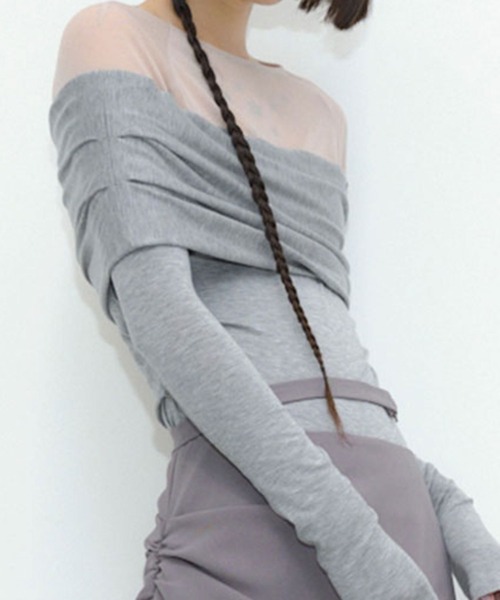 THINGS THAT MATTER(シングス ザット マター)の「PRETENSE OFF-SHOULDER TOPS / プリテンスオフショルダートップス(Tシャツ/カットソー・レディース・グレー/ブラック・FREE)」の2枚目の写真