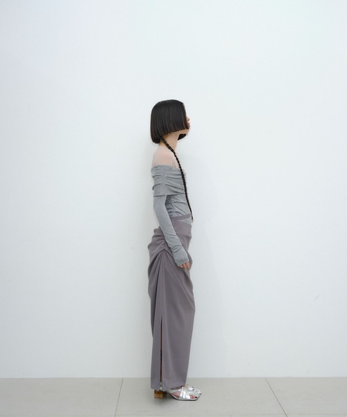 THINGS THAT MATTER(シングス ザット マター)の「PRETENSE OFF-SHOULDER TOPS / プリテンスオフショルダートップス(Tシャツ/カットソー・レディース・グレー/ブラック・FREE)」の16枚目の写真