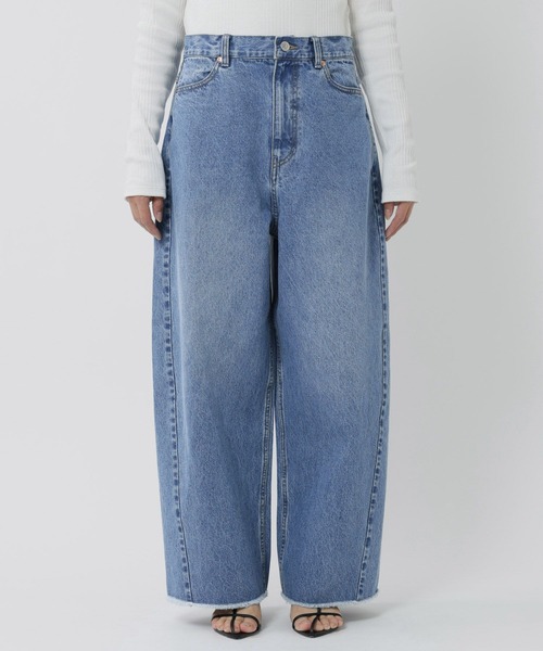 BABYLONE（バビロン）の「バレルレッグデニムパンツ（デニムパンツ・レディース・ブルー/ブラック/ネイビー/ダークブラウン/ベビーピンク/サンドベージュ・38inch/36inch/34inch）」の15枚目の写真