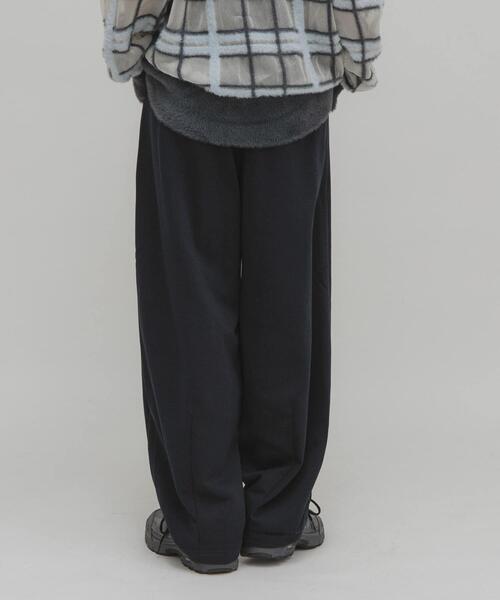 KBF（ケイビーエフ）の「カーブスウェットパンツ（その他パンツ・レディース・ネイビー/グレー/ブラック/ブラウン・ONE）」の5枚目の写真