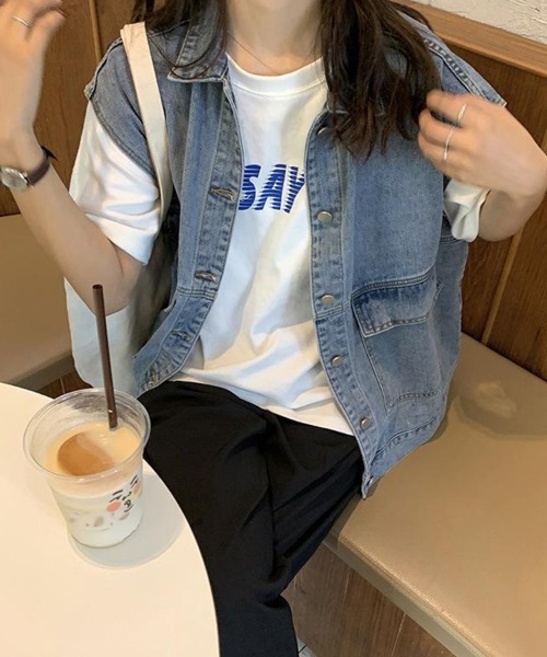 SallyLunn(サリーラン)の「【ロングシーズン活躍】デニムジャケットベスト(デニムジャケット・レディース・ブルー/ブラック・MEDIUM/LARGE)」の4枚目の写真