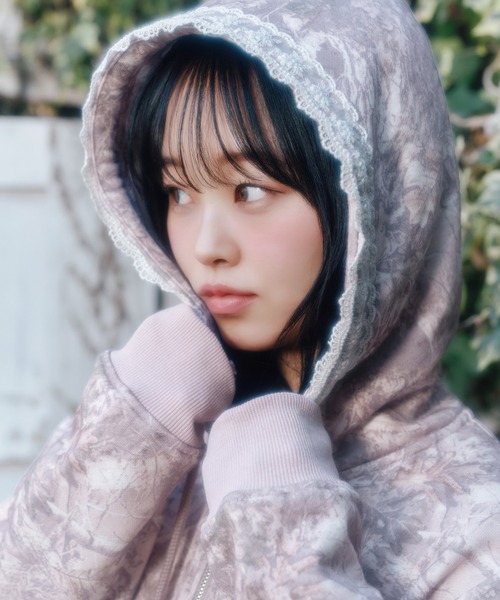 FCMM(エフシーエムエム)の「【日本限定】REALTREE ZIP UP / リアルツリージップアップフーディ(パーカー・レディース・グレー/ピンク・SMALL/MEDIUM)」の12枚目の写真