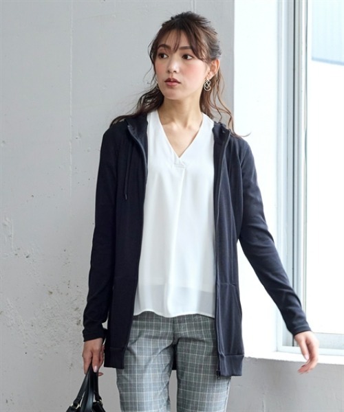 nissen（ニッセン）の「１２分袖綿混うすカルロング丈パーカー（ＵＶカット・吸汗速乾・抗菌防臭・毛玉防止）（パーカー・レディース・ピンク/グリーン/ベージュ系その他/ネイビー/チャコールグレー/オフホワイト/ブラック・L/LL/3L/S/M）」の10枚目の写真