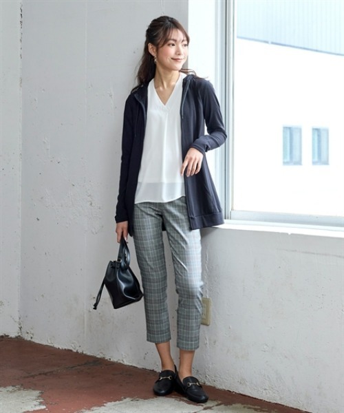 nissen（ニッセン）の「１２分袖綿混うすカルロング丈パーカー（ＵＶカット・吸汗速乾・抗菌防臭・毛玉防止）（パーカー・レディース・ピンク/グリーン/ベージュ系その他/ネイビー/チャコールグレー/オフホワイト/ブラック・L/LL/3L/S/M）」の11枚目の写真