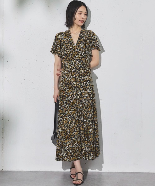 Doux archives(ドゥアルシーヴ)の「花柄カシュクールワンピース(ワンピース・レディース・グリーン/ワインレッド/ブラック・FREE)」の1枚目の写真