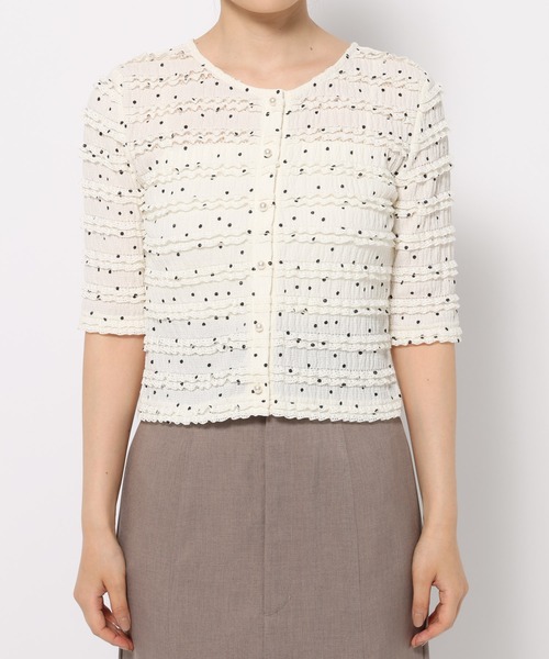 mysty woman(ミスティウーマン)の「ドット柄コンパクトカーディガン 572868(カーディガン/ボレロ・レディース・オフホワイト/ブラック・FREE)」の7枚目の写真