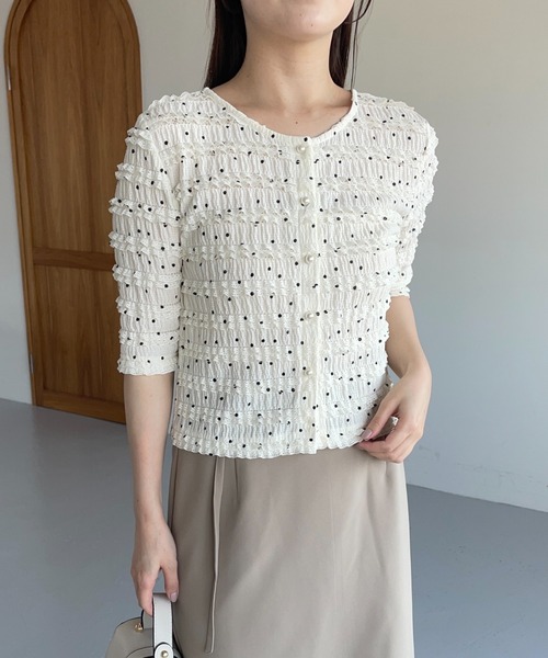 mysty woman(ミスティウーマン)の「ドット柄コンパクトカーディガン 572868(カーディガン/ボレロ・レディース・オフホワイト/ブラック・FREE)」の22枚目の写真