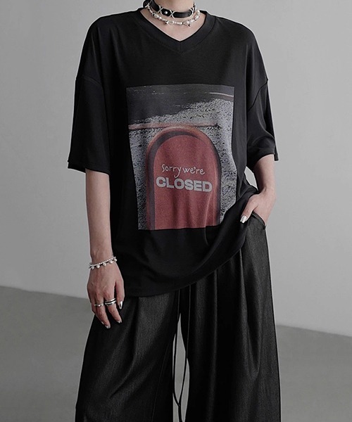 chuclla(チュクラ)の「【CHENTAITAI】“CLOSED”サイン グラフィックTシャツ CTW25s019(Tシャツ/カットソー・レディース・ブラック/アイボリー・M/S)」の10枚目の写真